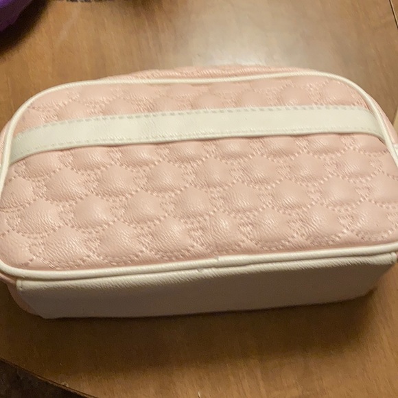 Blush pink Betsy Johnson makeup bag - Picture 3 of 3